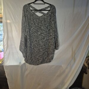 Express Women's 3/4 Sleeve Top.   Box 26